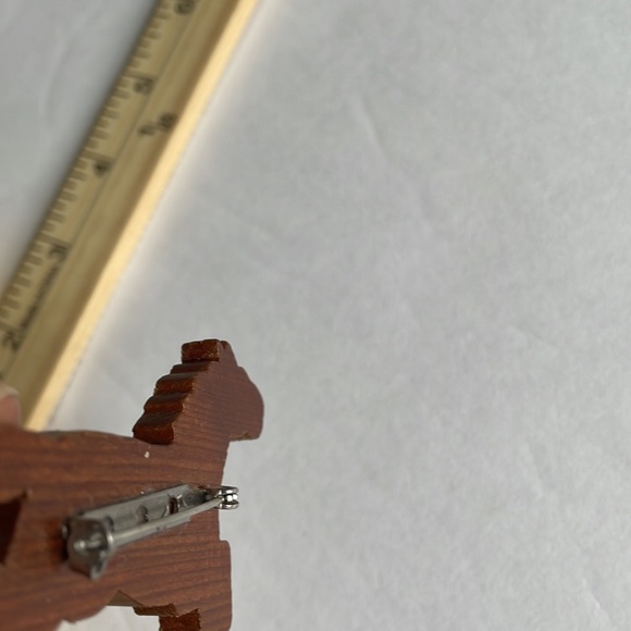 Vintage Hand Carved Hand Crafted Wood Horse Equestrian Pin Brooch Folk Art - Picture 8 of 12